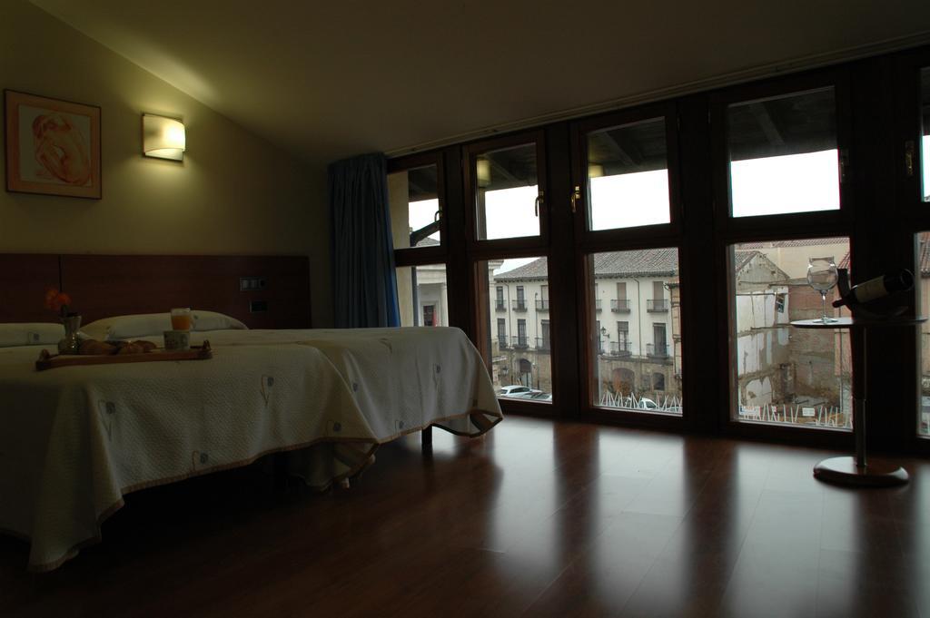 Hotel Zaravencia By Bossh Hotels Toro Exterior photo